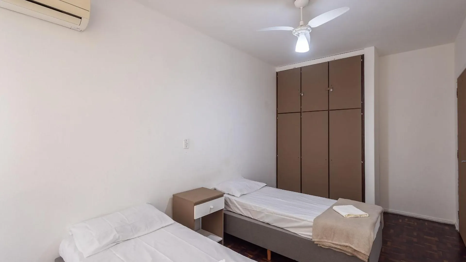 Apto Centro Bc C/ Varanda 260M Da Praia Elo0207 Balneário Camboriú 0*,  Brazílie
