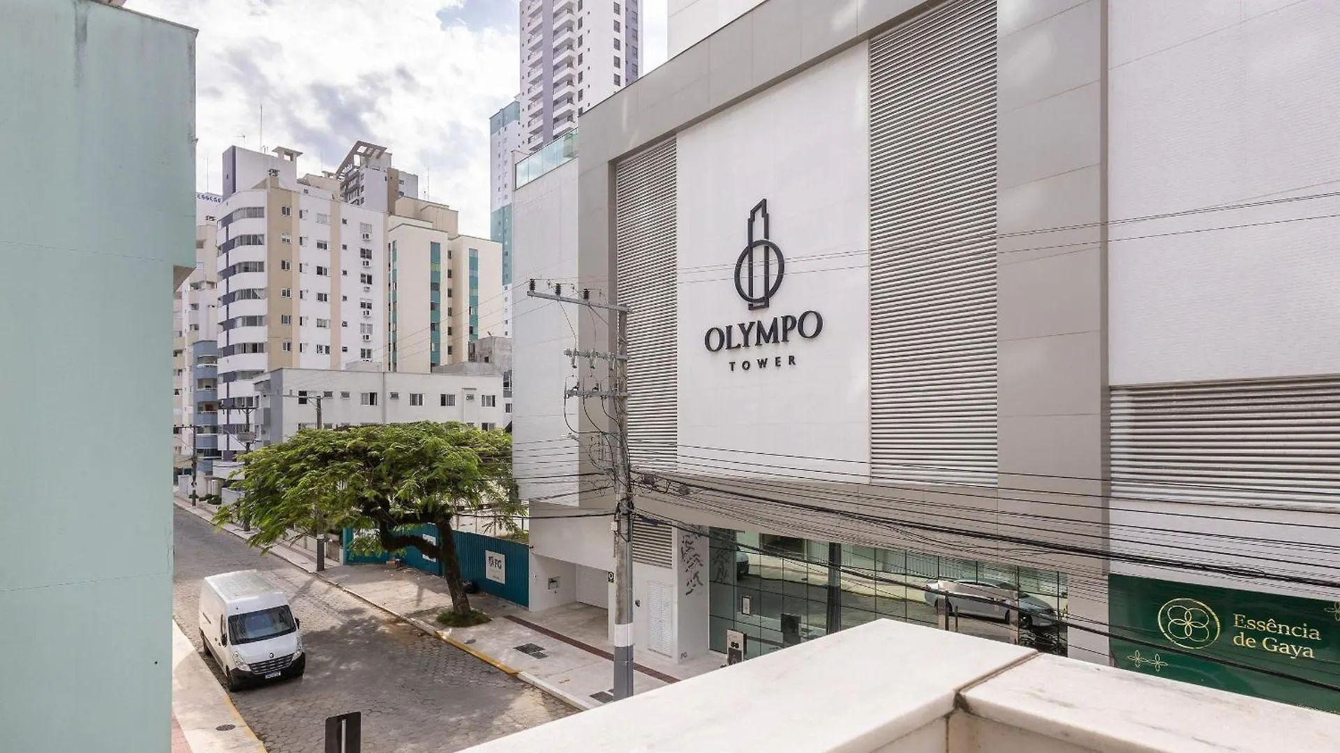 Apto Centro Bc C/ Varanda 260M Da Praia Elo0207 Balneário Camboriú